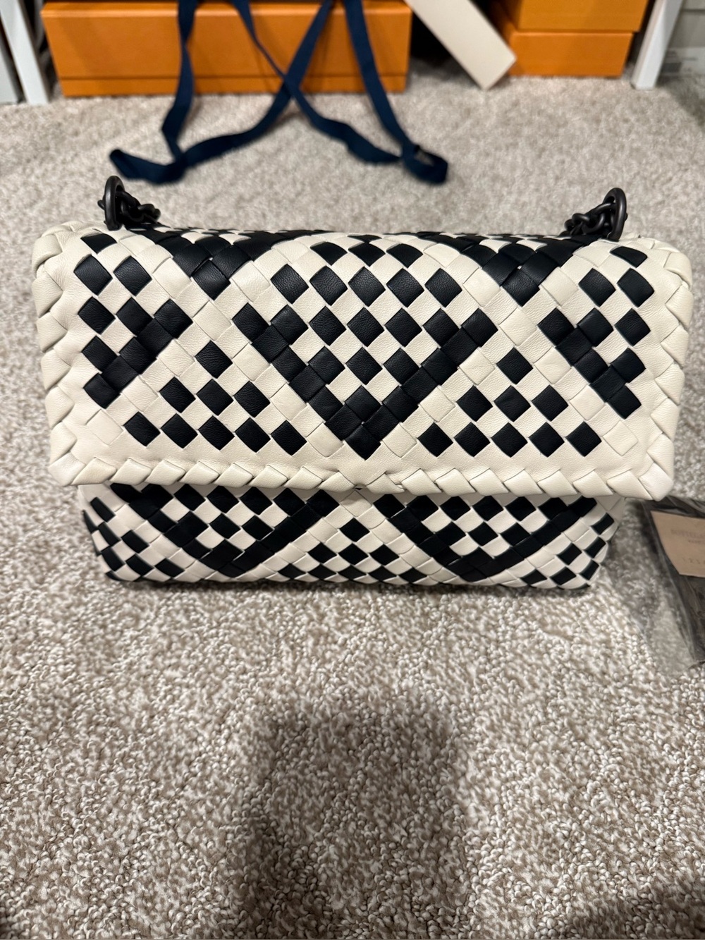 Bottega Veneta
Intrecciato Olimpia Medium